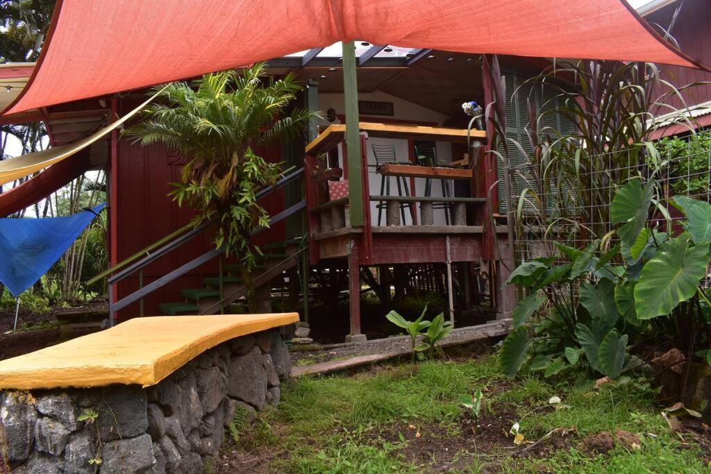 The Red Cottage And Hawaiian Pond Garden Paradise! Keaau Exterior photo
