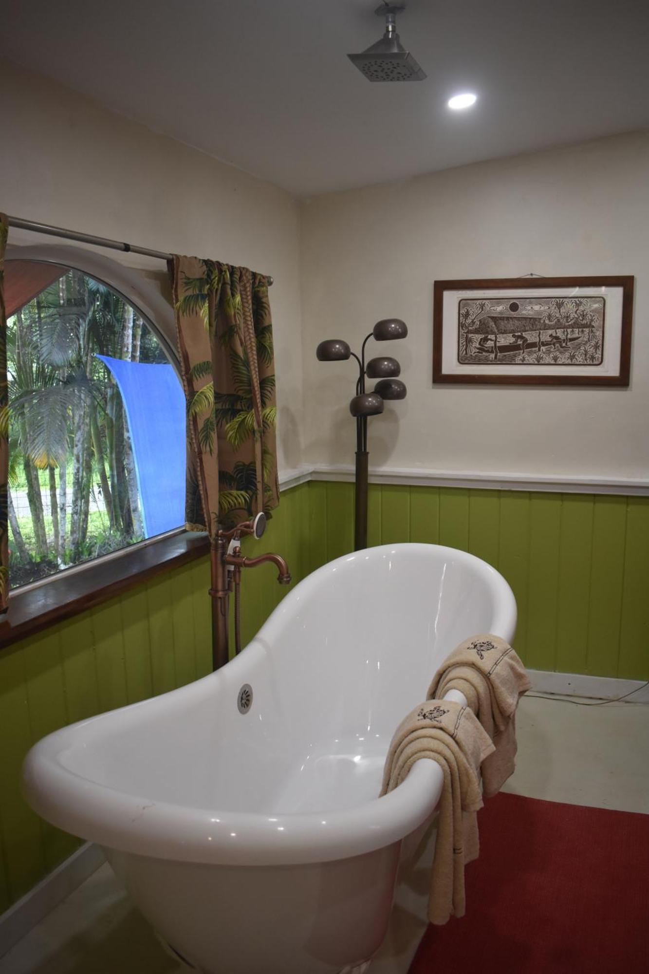 The Red Cottage And Hawaiian Pond Garden Paradise! Keaau Exterior photo