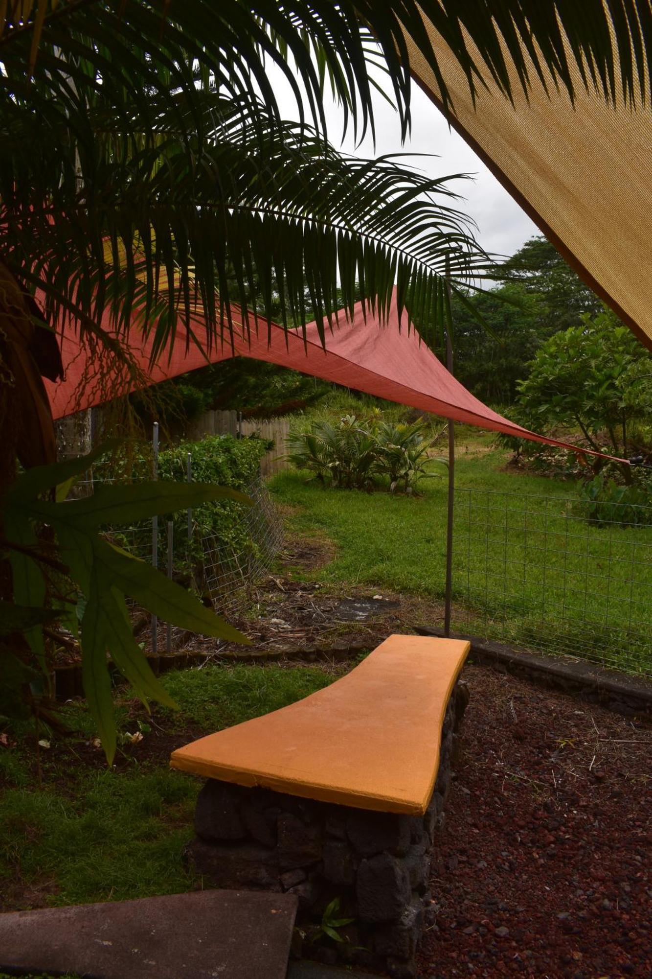 The Red Cottage And Hawaiian Pond Garden Paradise! Keaau Exterior photo